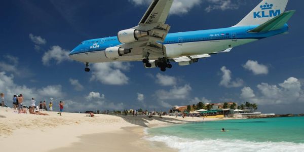 KLM landing in St Maarten
